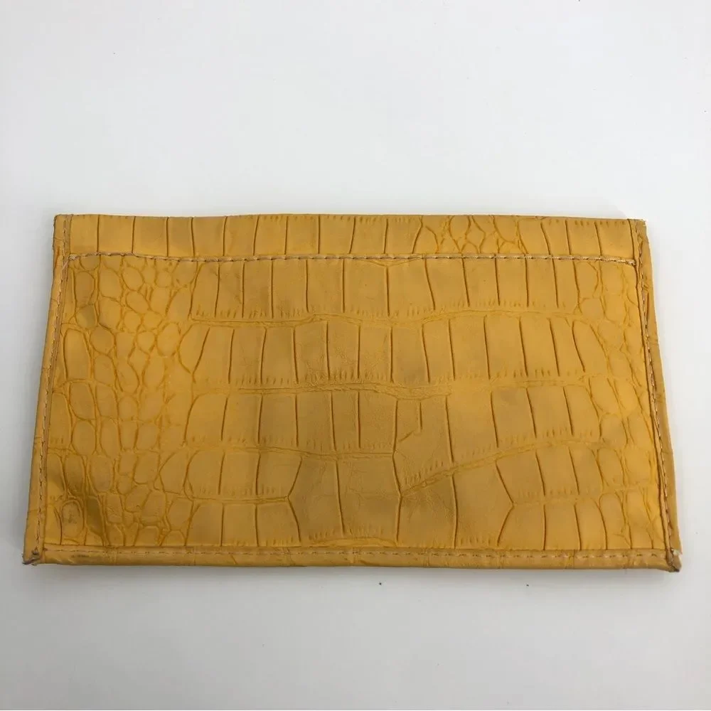 Loft Clutch Yellow Snakeskin Texture Magnetic Close Zipper Pocket Formal Banquet